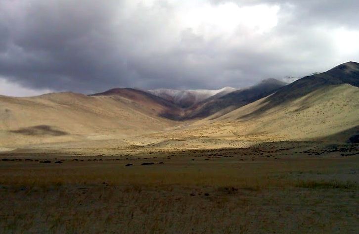 Photo of Ladakh- Where the mountains coloured me Blue!! 2/20 by Chetna Khetawat (The Vagabond Dreamer)