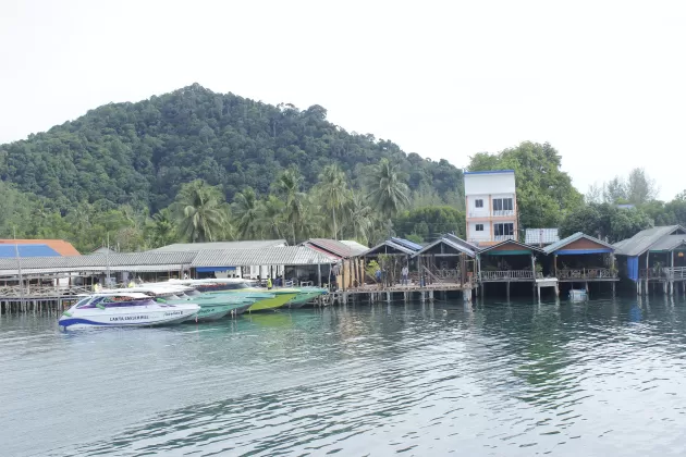 Photo of Ko Lanta Krabi Thailand by Madhura Kane
