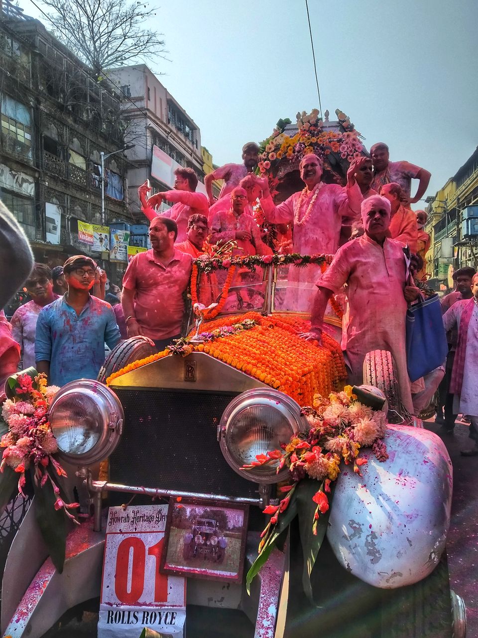 Photo of Rolls-Royce Holi #car #vintage #street #kolkata #howrahbridge #culture #festival #procession #colors by Abhirup Saha