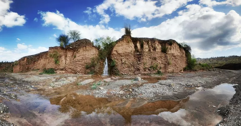Photo of Burj Kotiya (Waterfall), Kharkua, Haryana, India by Unknown Geeks