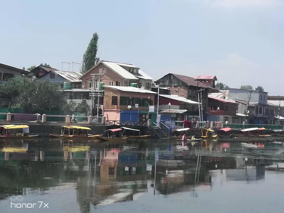 Photo of Dal Lake, Srinagar by Amit Sharma