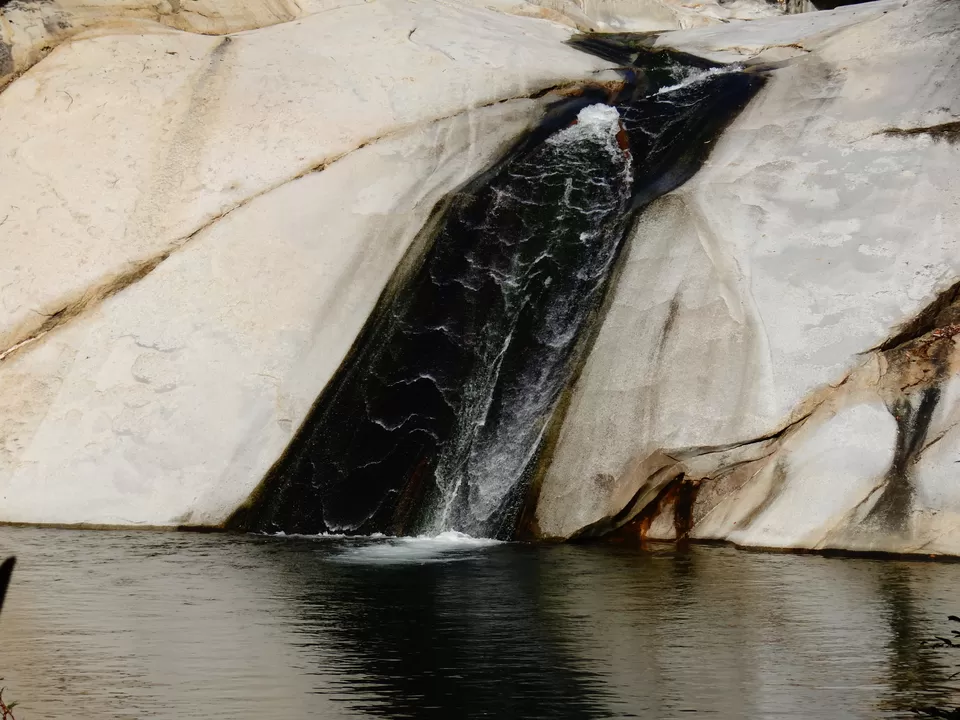 Photo of Dragon Pool Valley Scenic Area, Henan, China by Liv