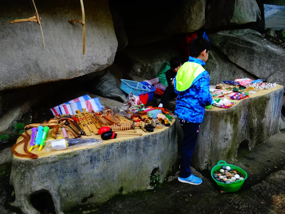 Photo of Dragon Pool Valley Scenic Area, Henan, China by Liv