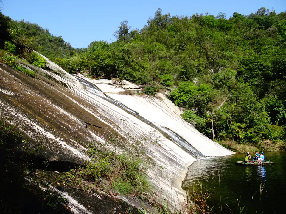 Photo of Dragon Pool Valley Scenic Area, Henan, China by Liv