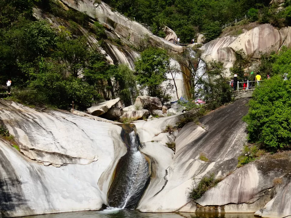Photo of Dragon Pool Valley Scenic Area, Henan, China by Liv