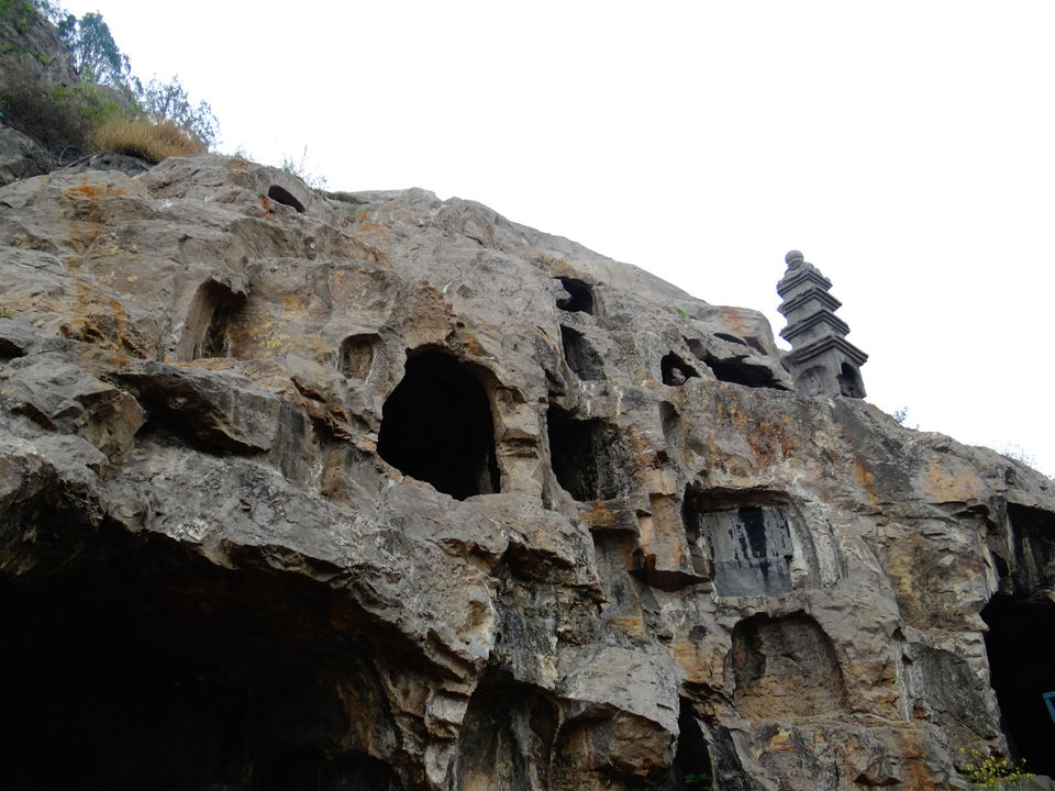 Photo of Longmen Grottoes by Liv