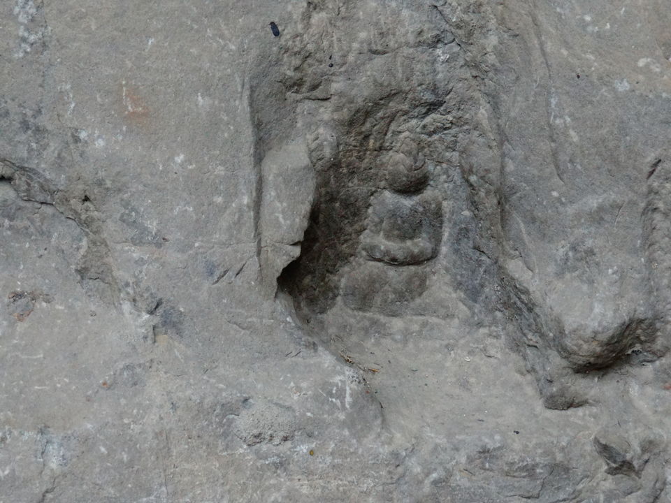 Photo of Longmen Grottoes by Liv