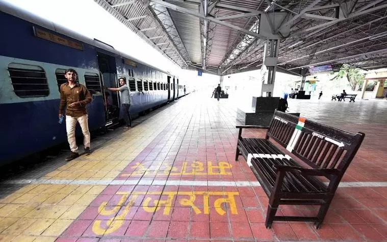 Photo of Navapur Railway Station, Railway Station Road, Railway Station Colony, Wakipada, Maharashtra, India by Sushantika