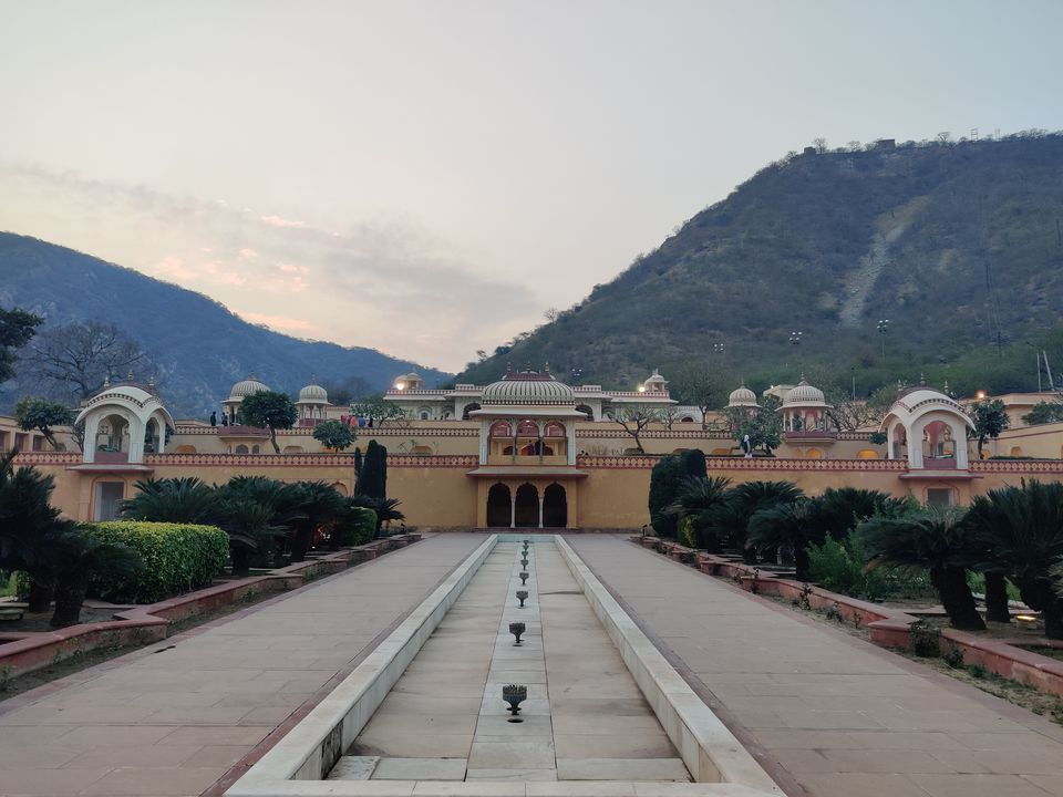 Photo of Sisodia Rani ka Bagh, Agra Rd, Ghat Ki Guni, Jaipur, Rajasthan, India by Vacay Couple