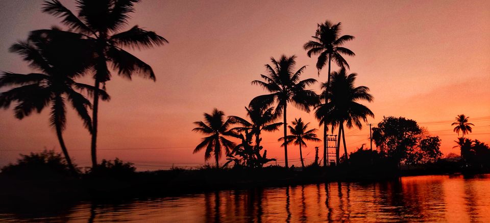 Photo of Kerala Backwaters, Punnamada Boat Jetty Road, Punnamada, Kottankulangara, Alappuzha, Kerala, India by Vacay Couple