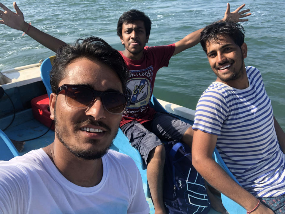 Photo of Malvan Beach, Malvan, Maharashtra, India by Aniket Mathur