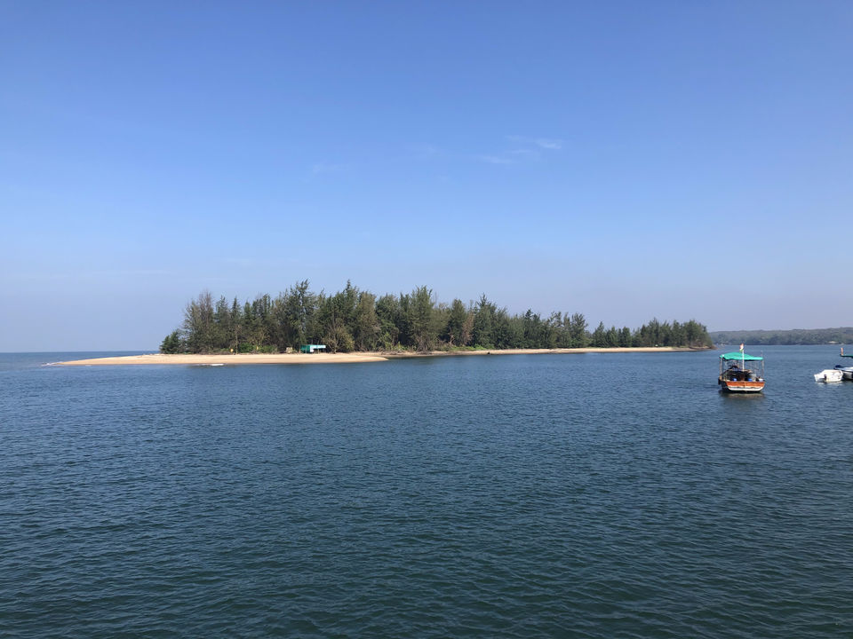 Photo of Malvan Beach, Malvan, Maharashtra, India by Aniket Mathur