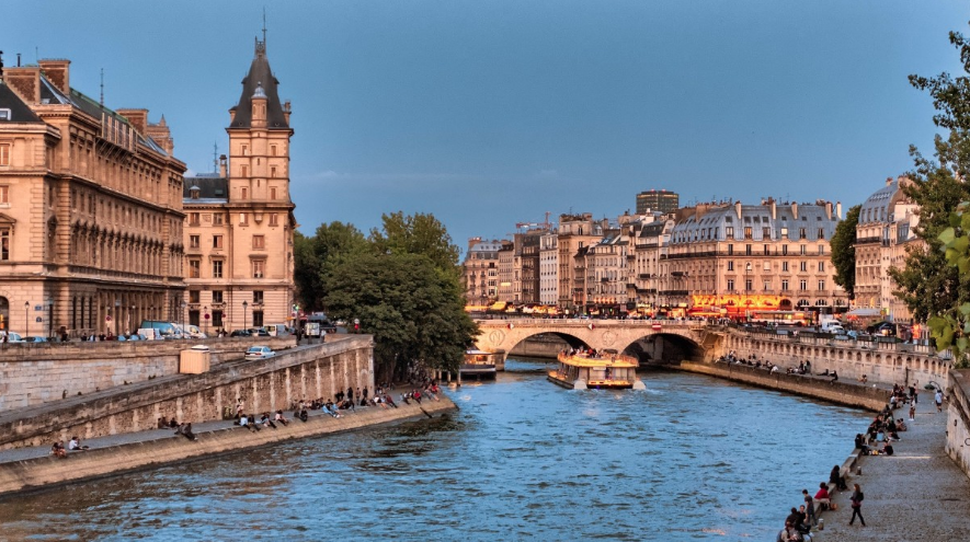 Photo of Would you like to 'Barge' romance in France? by Malvika Mayur