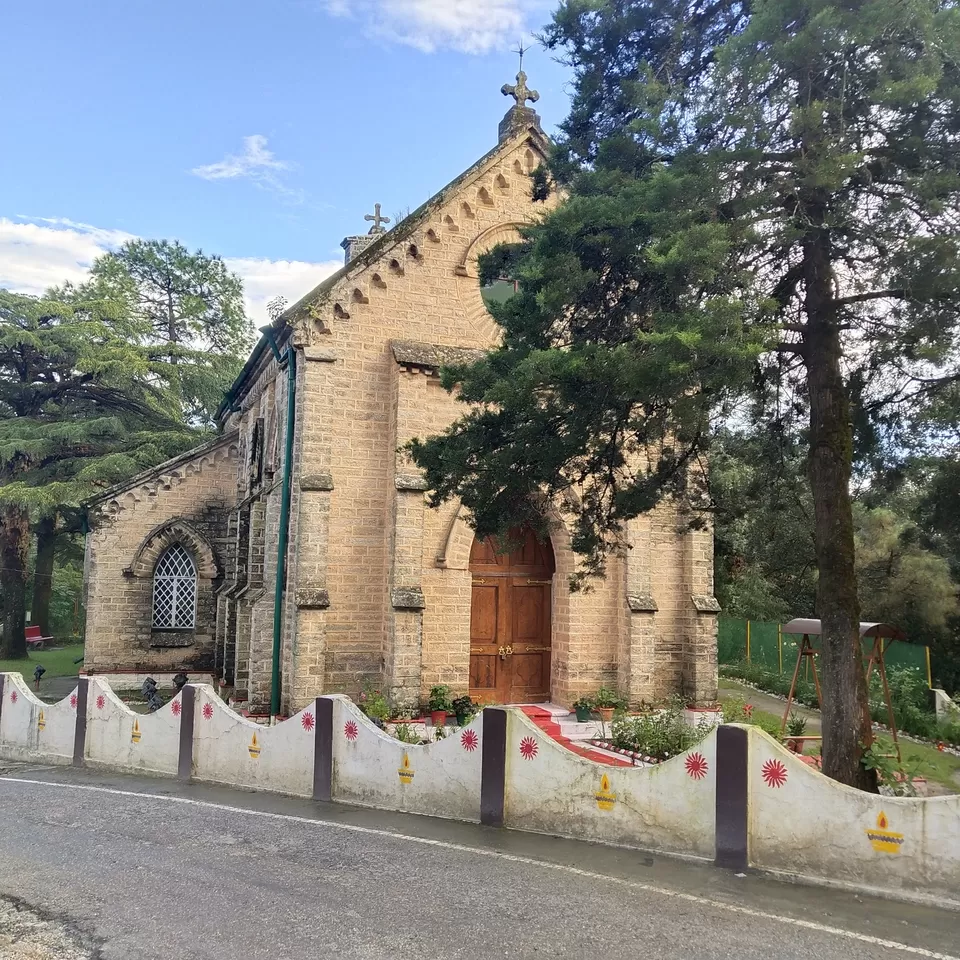 Photo of St Mary's Church, Lansdowne Road, London, UK by Ekta Vasundhra
