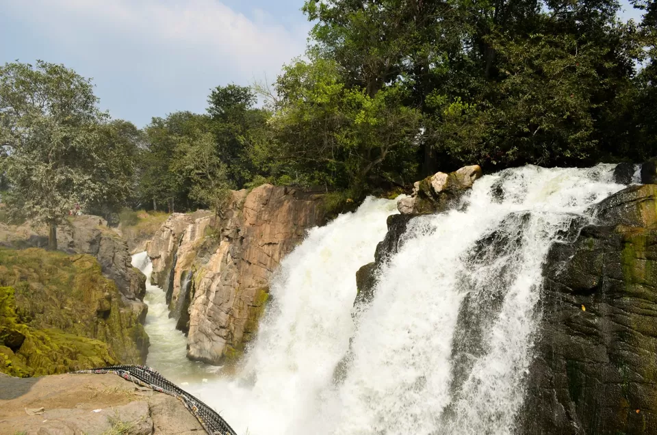 Photo of Hogenakkal Waterfalls, Chamarajanagar, Karnataka, India by Uday Shankar S