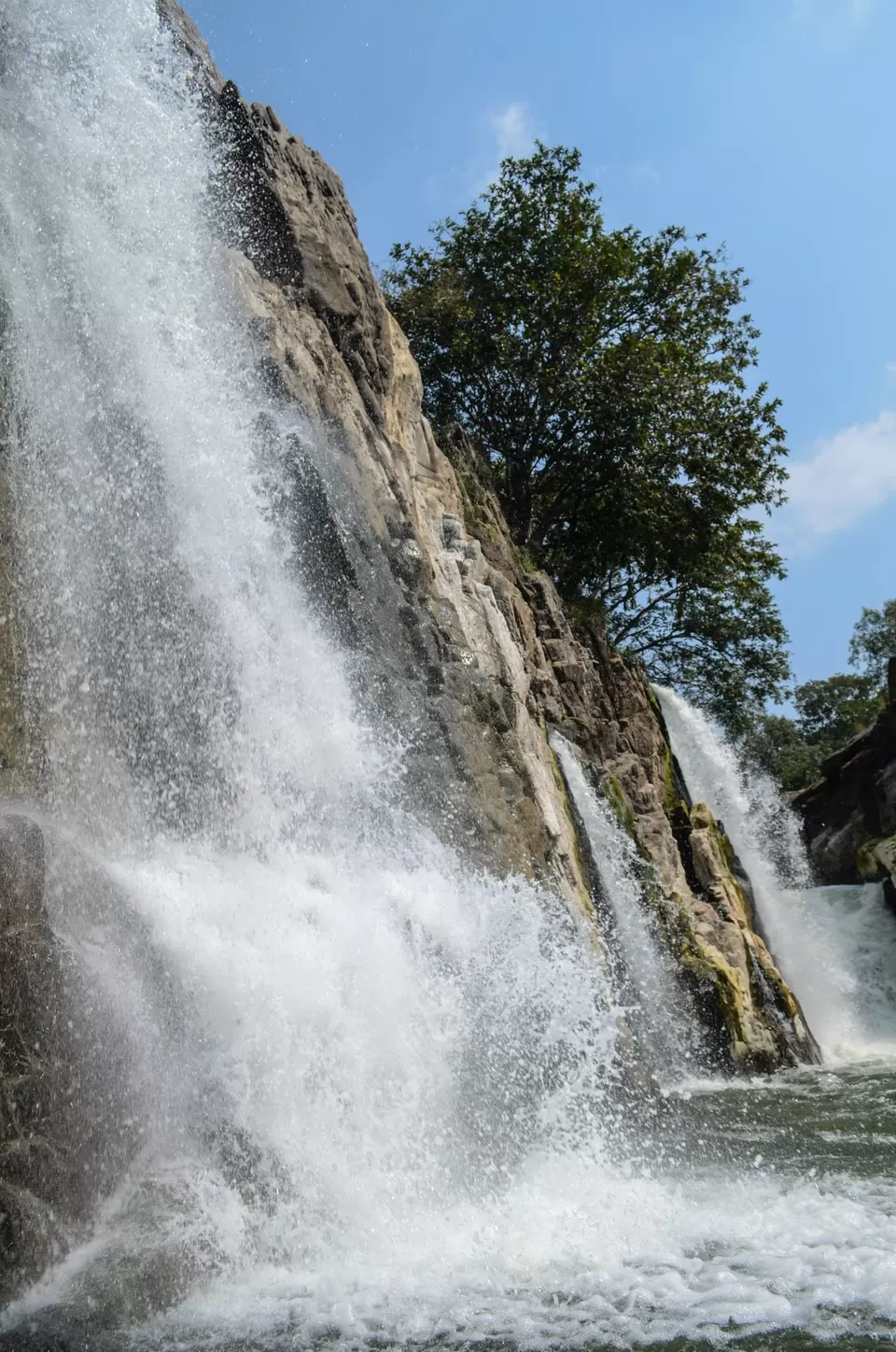 Photo of Hogenakkal Waterfalls, Chamarajanagar, Karnataka, India by Uday Shankar S