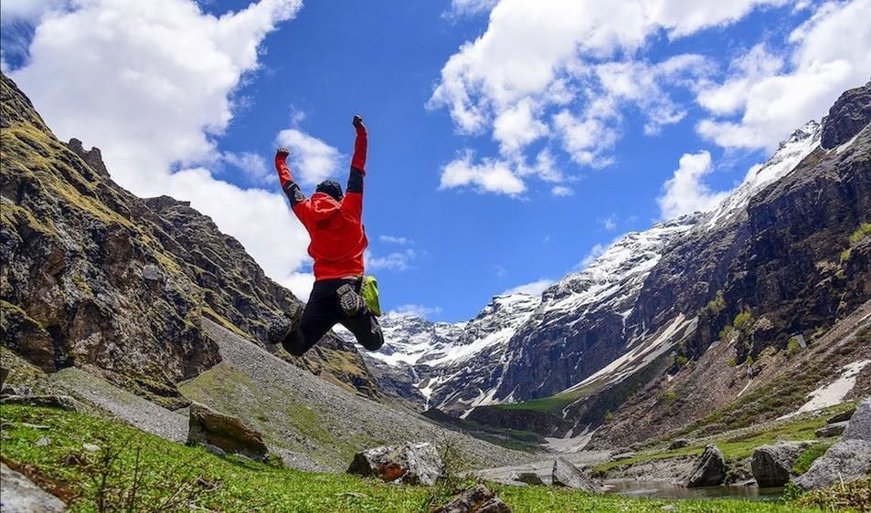 Photo of Quitting his well-paid Job CA, Monil Jhaveri has found his new home and soul in the mountains 5/8 by Mumpy Das