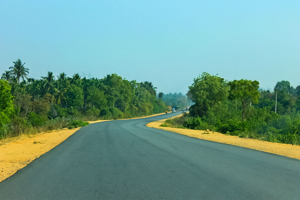Photo of Madhugiri- the second highest monolith in Asia is 120 kms from Bangalore by Mouna Nanaiah