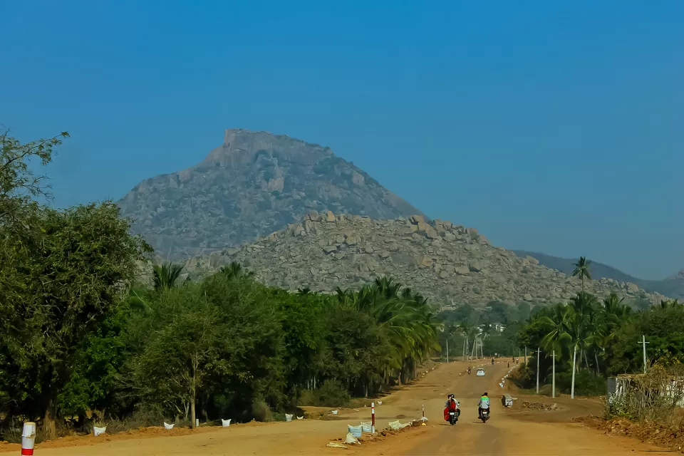 Photo of Madhugiri- the second highest monolith in Asia is 120 kms from Bangalore by Mouna Nanaiah