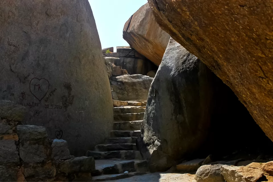 Photo of Madhugiri- the second highest monolith in Asia is 120 kms from Bangalore by Mouna Nanaiah