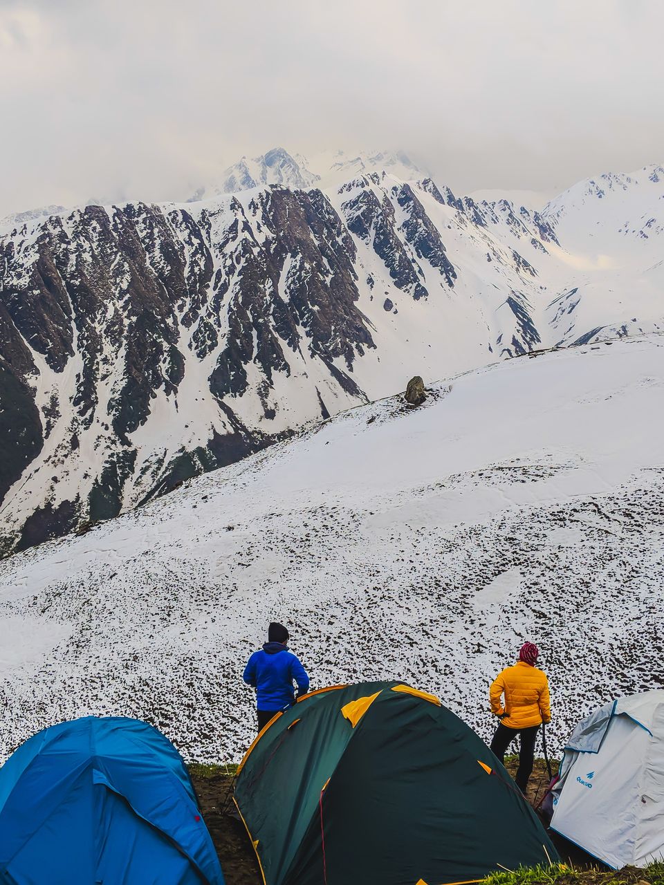 Photo of Sar Pass - A frozen lake, a ridge and snow slides at 14k feet by Mouna Nanaiah