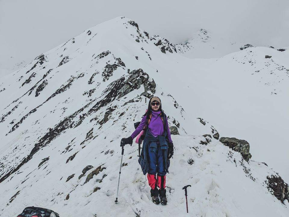 Photo of Sar Pass - A frozen lake, a ridge and snow slides at 14k feet by Mouna Nanaiah