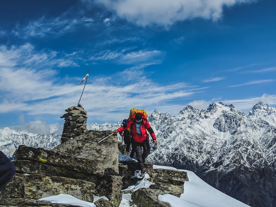 Photo of Sar Pass - A frozen lake, a ridge and snow slides at 14k feet by Mouna Nanaiah