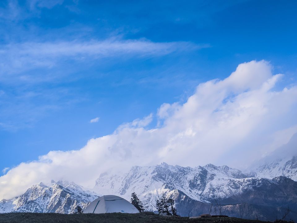 Photo of Sar Pass - A frozen lake, a ridge and snow slides at 14k feet by Mouna Nanaiah