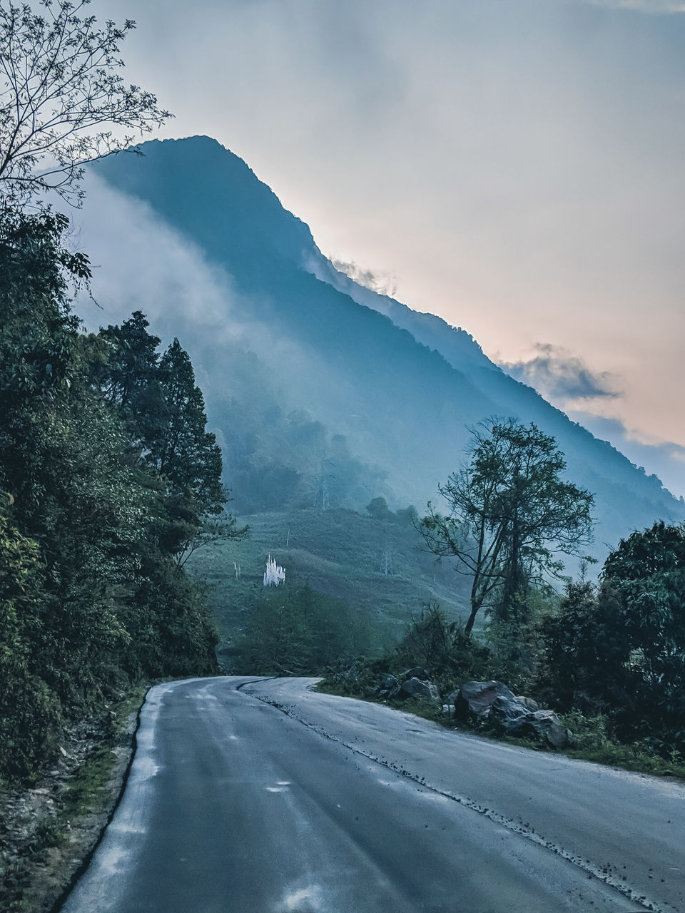 Photo of Here's How You Can Plan a Laidback Bike Ride from Siliguri to Bhutan 1/4 by Mouna Nanaiah