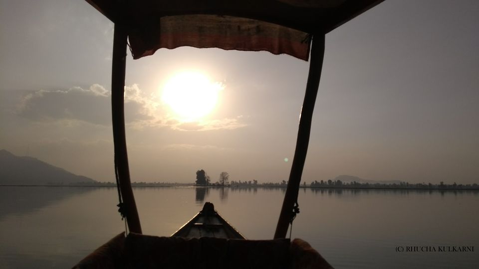 Photo of Shikaras and Sweet Nothings: Valentines Weekend Getaway 1/2 by Rhucha Kulkarni