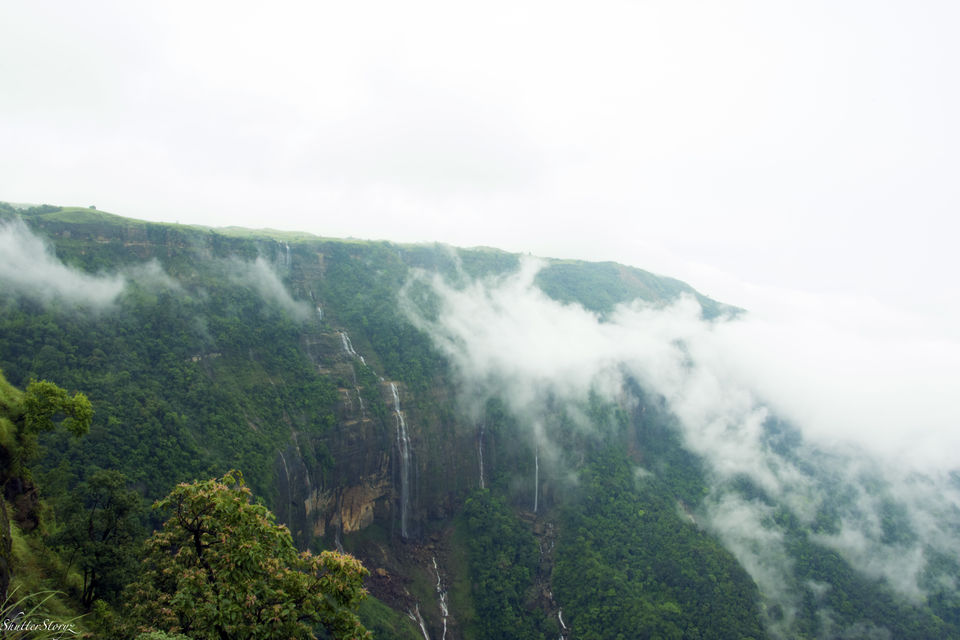 Photo of Nohsngithiang View, Cherrapunjee, Meghalaya, India by Kripa