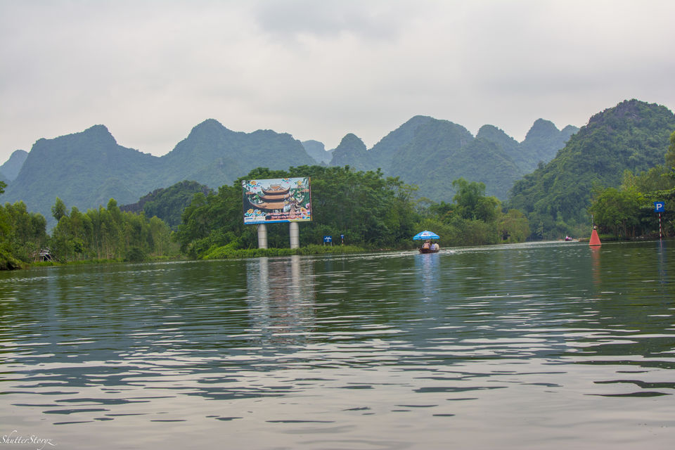 Photo of Chùa Hương : Trung tâm Dịch vụ Du lịch Chùa Hương, Đường tỉnh 74, Hương Sơn, Mỹ Đức, Hanoi, Vietnam by Shutter.Storyz