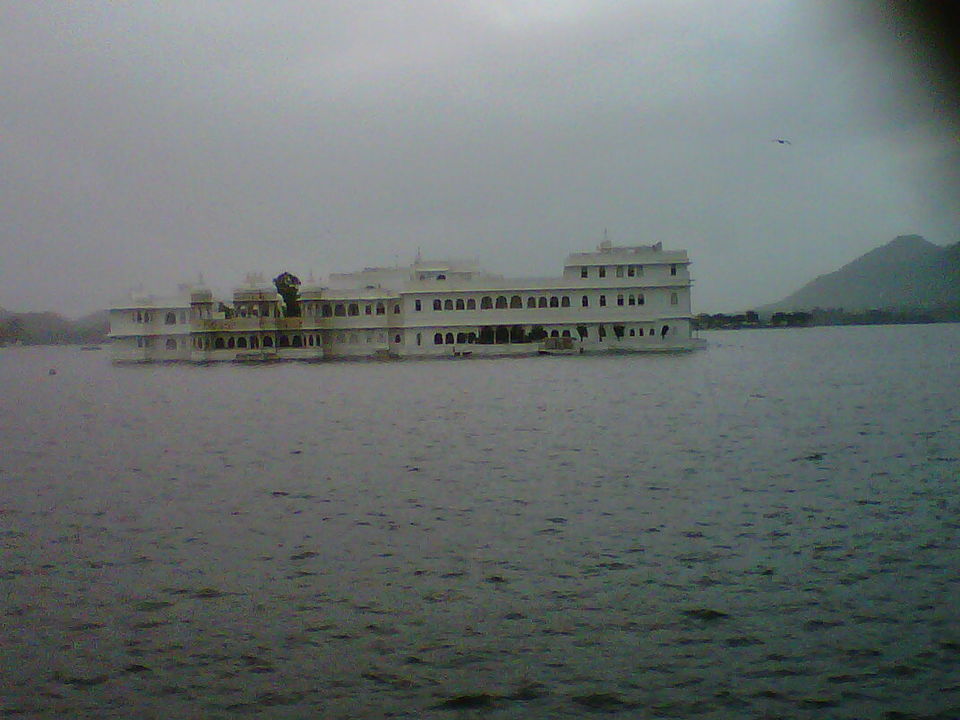 Photo of Pichola, Udaipur, Rajasthan, India by Vikas Agarwal