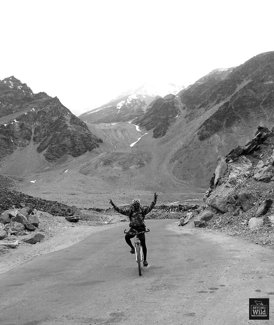 Photo of Manali-Leh-Khardungla Cycling. 6/44 by Mihir Mahajan