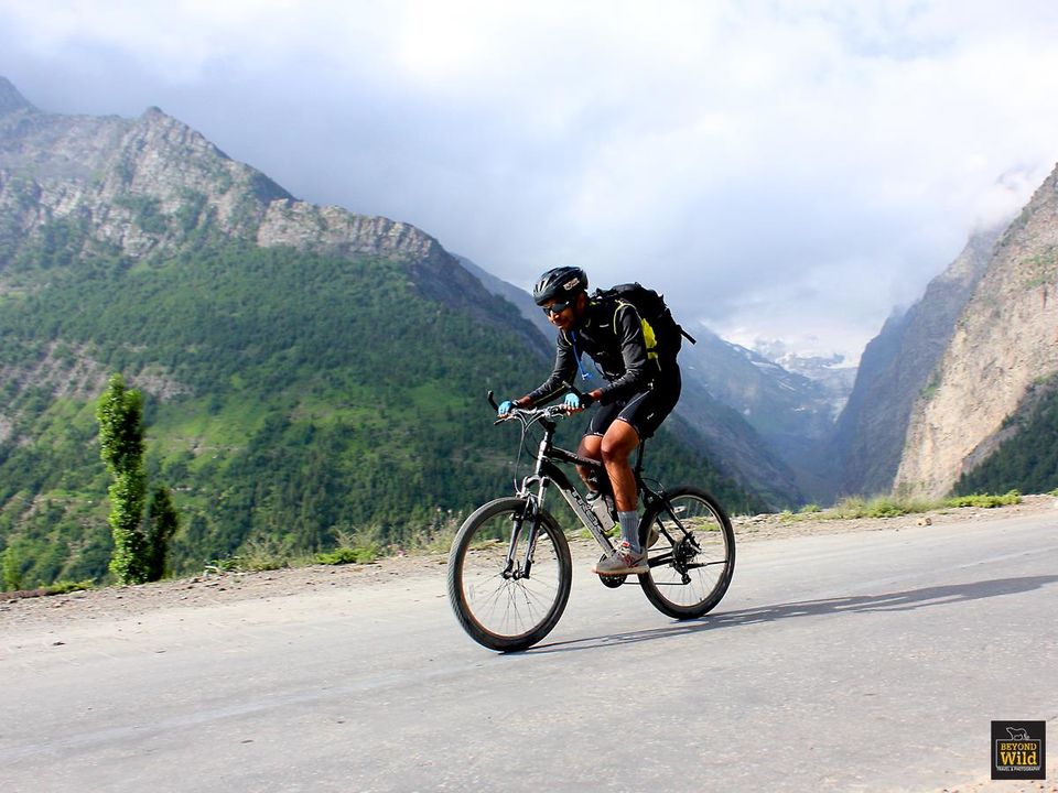 Photo of Manali-Leh-Khardungla Cycling. 9/44 by Mihir Mahajan