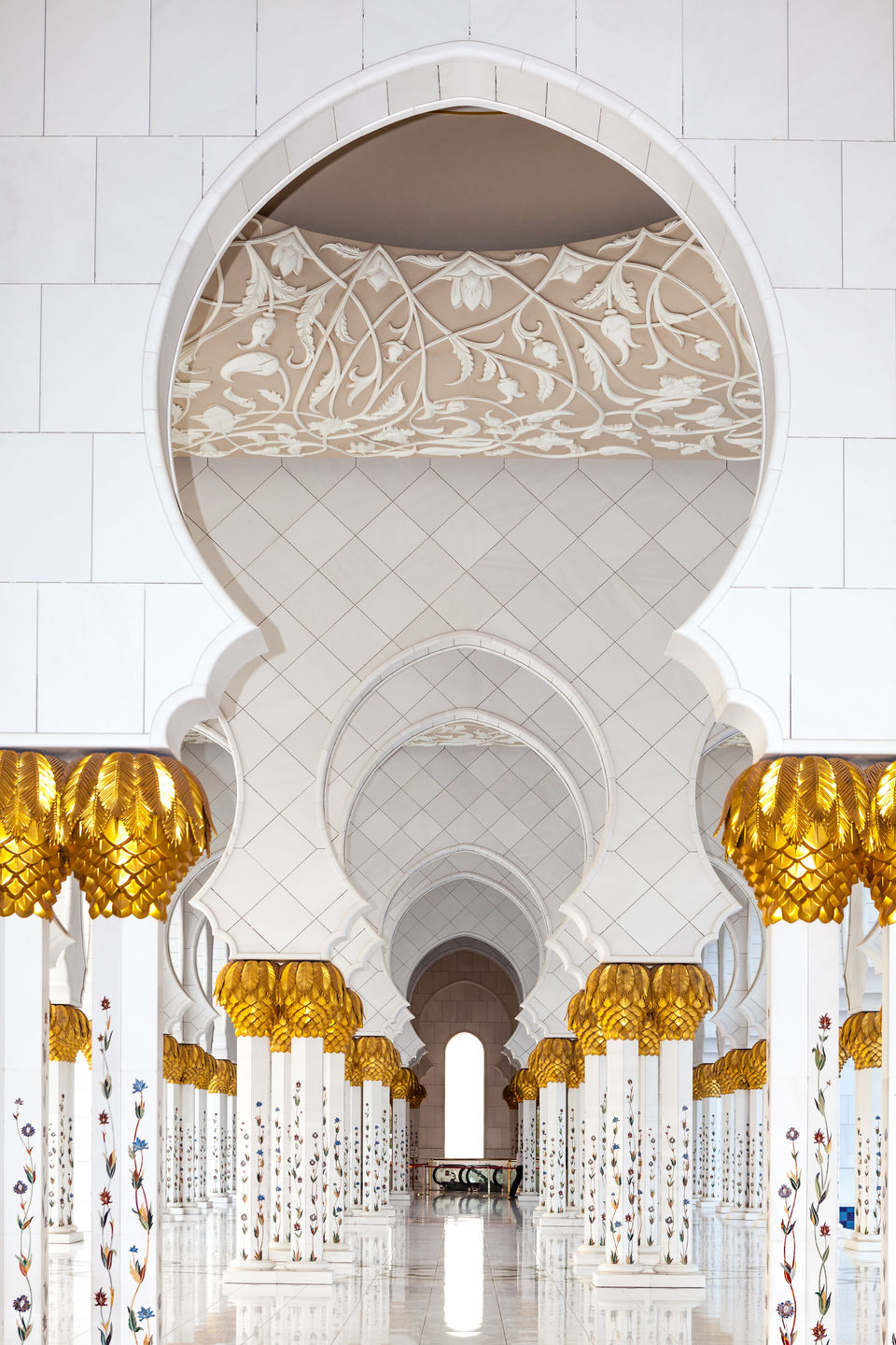 Photo of Sheikh Zayed Grand Mosque - Sheikh Rashid Bin Saeed St - Abu Dhabi - United Arab Emirates by Hashtagwomanhood