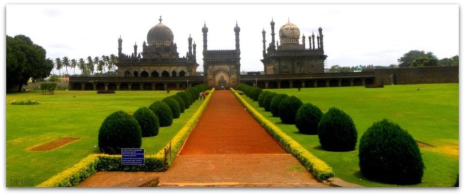 Photo of Ibrahim Rouza at Bijapur by Sonya V. Anchan