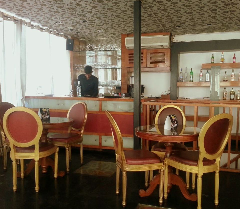 Photo of Le Hidesign Cafe, Mission Street, Puducherry, India by Davapriya