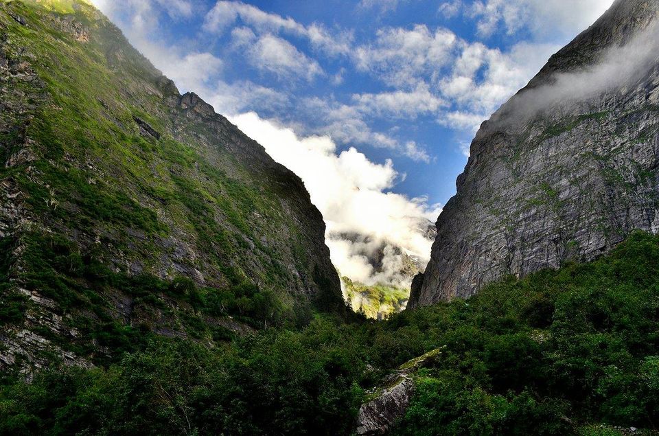 Photo of Trek to Valley of Flowers & Hemkund Sahib 8/39 by Jishnu Sen