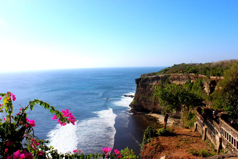 Photo of Uluwatu Temple, Pecatu, Badung Regency, Bali, Indonesia by Tamanna Tripathy