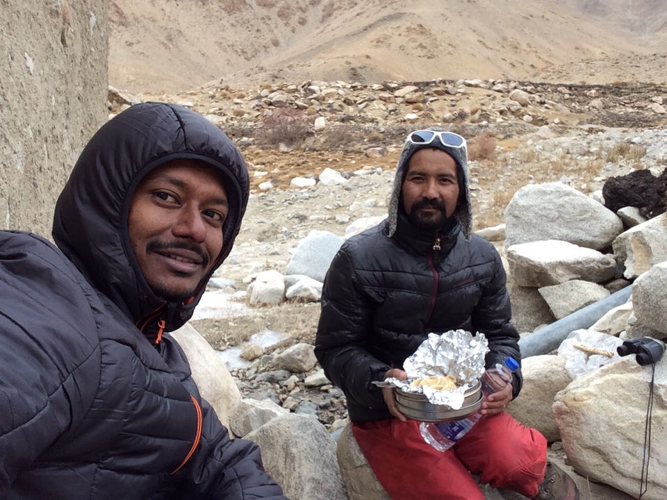 Photo of Experiencing Ladakh in winters! by Soumik Neogi