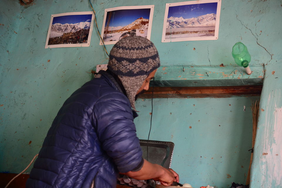Photo of Experiencing Ladakh in winters! by Soumik Neogi