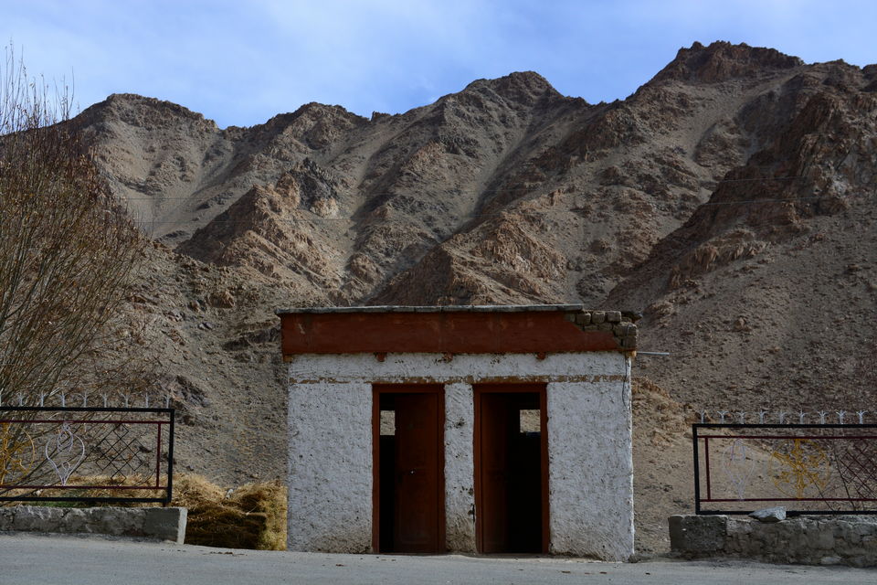 Photo of Experiencing Ladakh in winters! by Soumik Neogi
