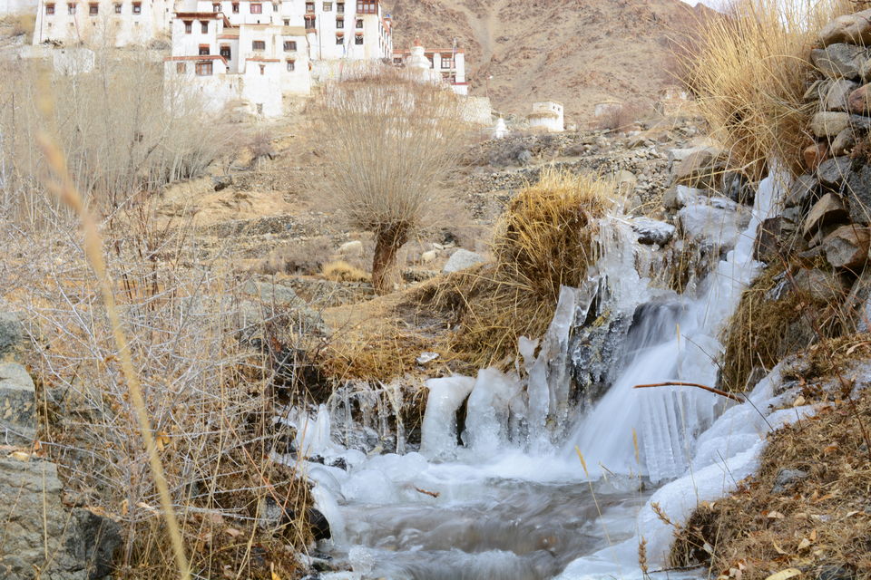 Photo of Experiencing Ladakh in winters! by Soumik Neogi