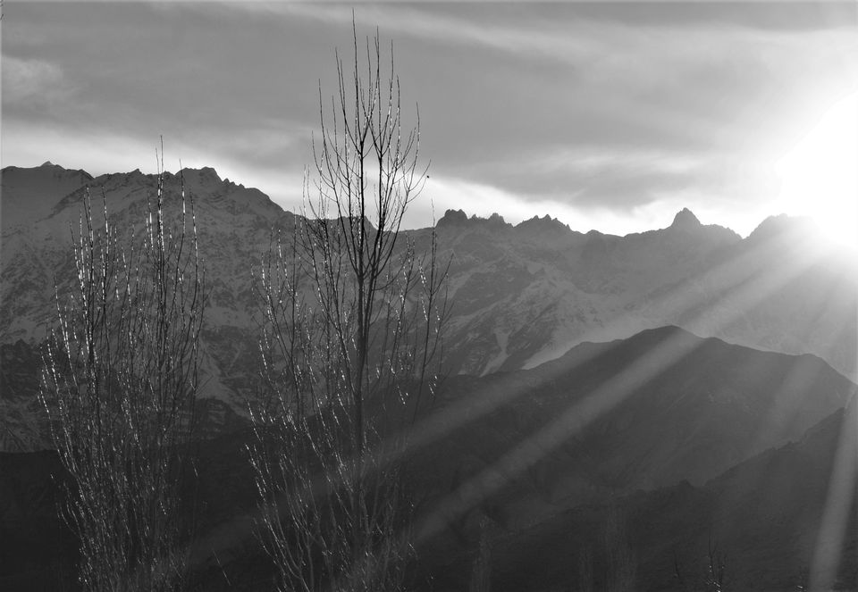 Photo of Experiencing Ladakh in winters! by Soumik Neogi