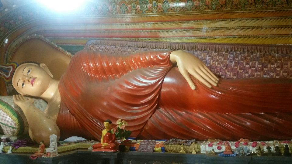 Photo of Asokaramaya Buddhist Temple, Thimbirigasyaya Road, Colombo, Sri Lanka by Naturally Curious