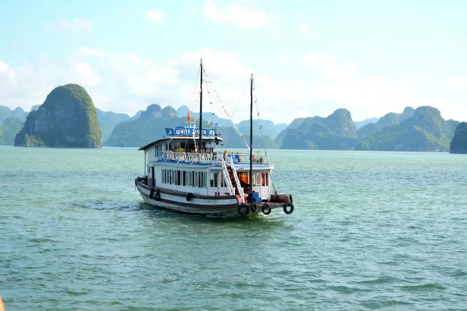Photo of Hạ Long Bay by Mamta Taliwala