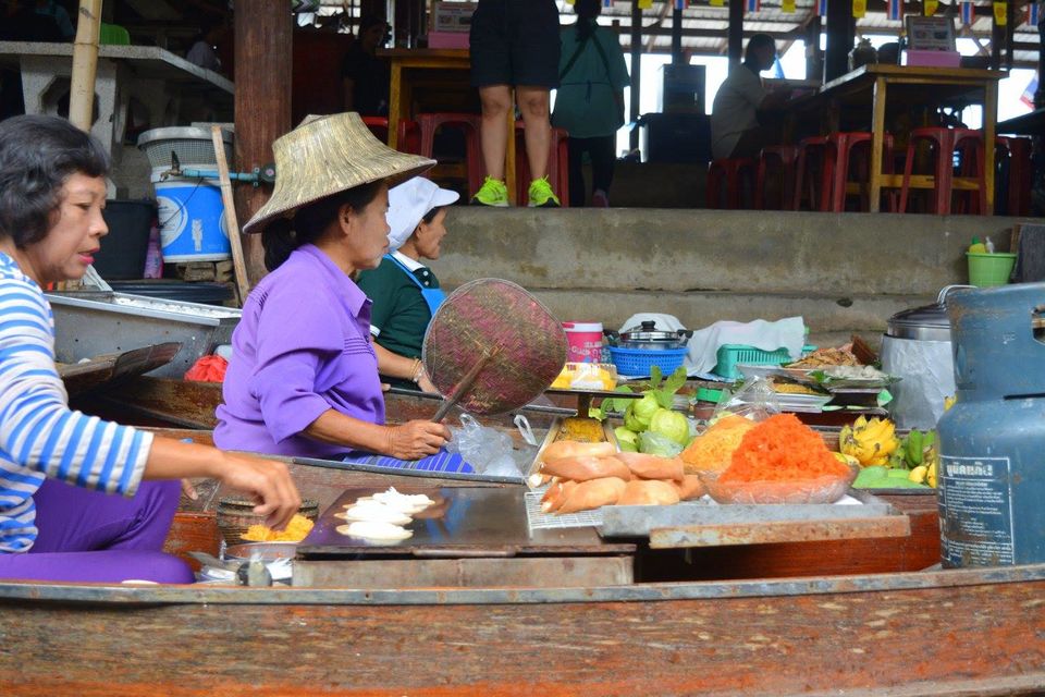 Photo of Floating market in Bangkok. 2/6 by Mamta Taliwala