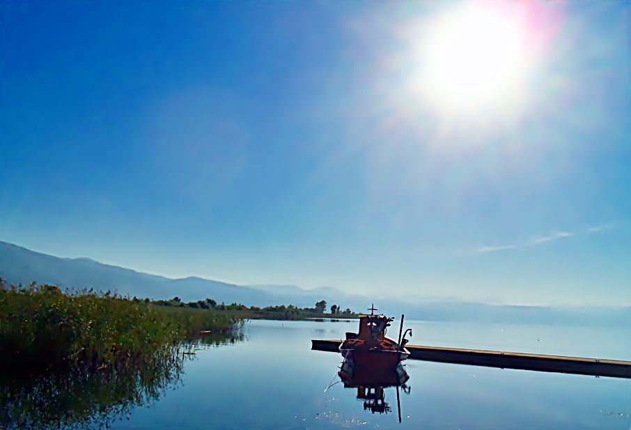 Photo of Lake Trichonida: Five pictures that “say” a lot ! 2/10 by Maria Athanasopoulou