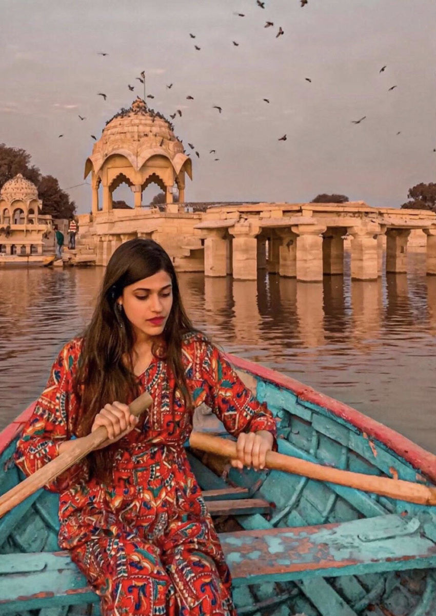 Photo of 5 Awe-Inspiring Places in Jaisalmer That Made My Instagram Feed Go Viral 4/8 by ApyTravelStories